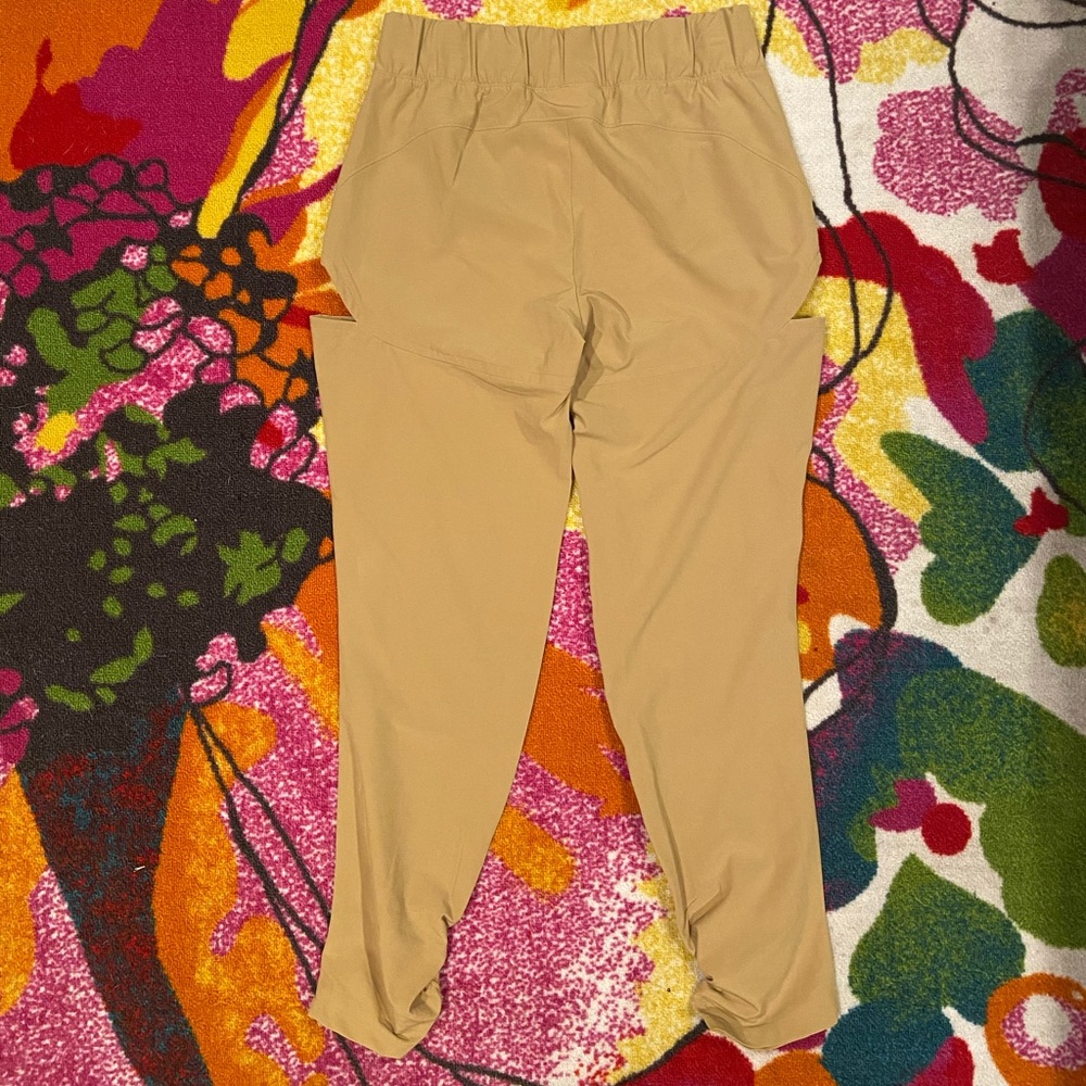 Under Armor’s sporty joggers